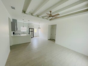1623 W Smt Dr-Unit -Apt 2 in Pharr, TX - Foto de edificio - Building Photo