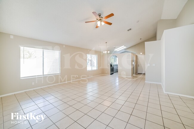 5057 W Chicago Cir S in Chandler, AZ - Foto de edificio - Building Photo