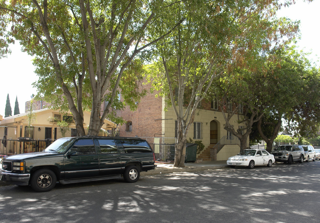 1412 Gordon St in Los Angeles, CA - Building Photo