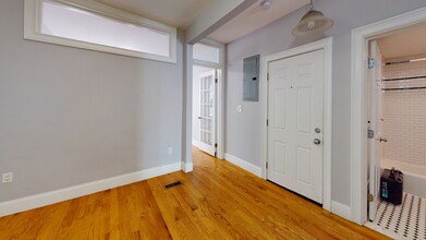 9 Chesterton St, Unit 1 in Boston, MA - Building Photo - Building Photo