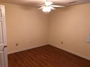 800 John Exum Pkwy, Unit 3 in Johnson City, TN - Foto de edificio - Building Photo