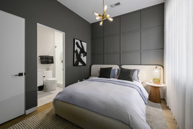 1244 1/2 Gordon Street in Los Angeles, CA - Building Photo - Building Photo