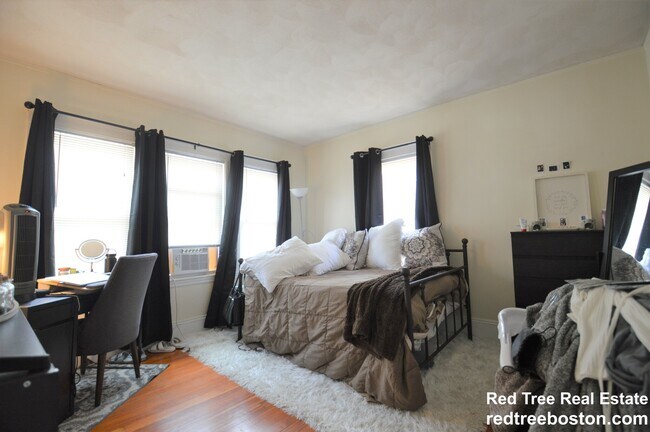 property at 18 Hunnewell Ave