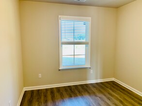 20201 Yarbrough Rd in Athens, AL - Building Photo - Building Photo