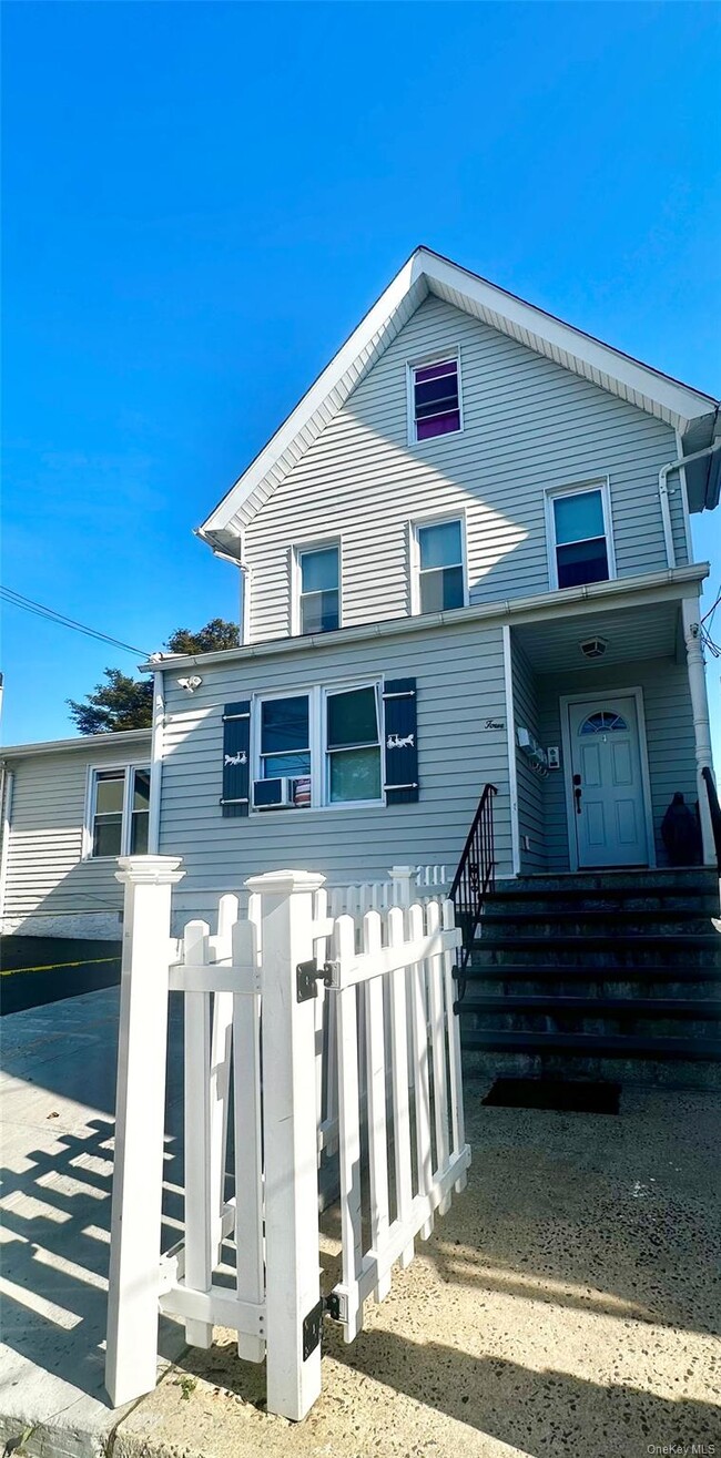 property at 4 Villus Ave