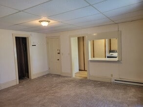 204 E Broadway Ave in Medford, WI - Foto de edificio - Building Photo