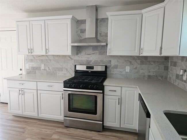 105 E Wavy Oak Cir in Spring, TX - Building Photo - Building Photo