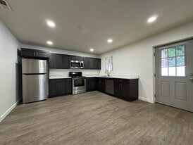 182 State St in Harriman, TN - Building Photo