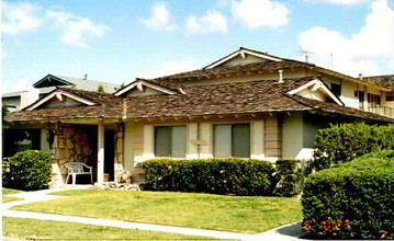 2327 E Omega Ave in Anaheim, CA - Building Photo - Building Photo