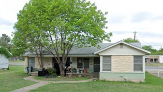 3701 Parkwood St in Waco, TX - Building Photo