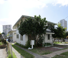 1637 Kewalo St Apartments