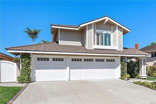 28371 La Falda in Laguna Niguel, CA - Building Photo