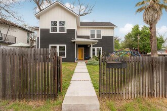 2912 Govalle Ave in Austin, TX - Building Photo - Building Photo