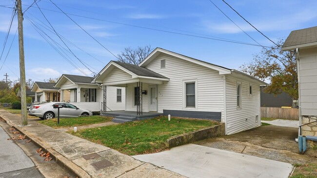 215 N Hickory St in Chattanooga, TN - Building Photo - Building Photo
