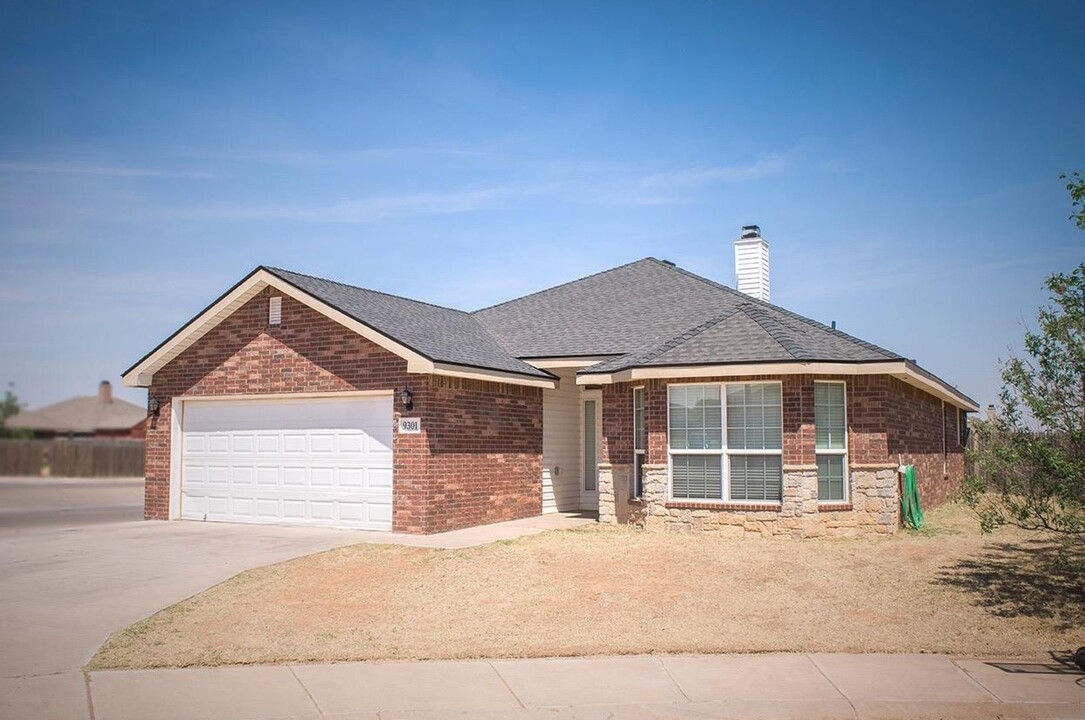 9301 Remington Avenue in Lubbock, TX - Foto de edificio