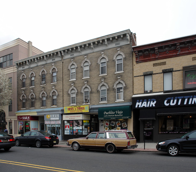 682 Broadway in Bayonne, NJ - Building Photo - Building Photo