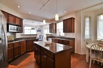 4611 Jenna Rd in Glenview, IL - Foto de edificio - Building Photo