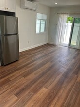 22427 Dolorosa St in Woodland Hills, CA - Building Photo - Building Photo