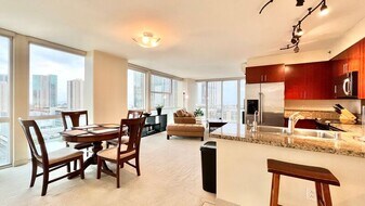 909 Kapiolani Blvd in Honolulu, HI - Building Photo