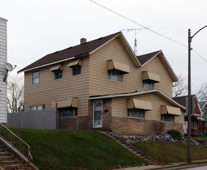 1145 Woodville Rd in Toledo, OH - Building Photo