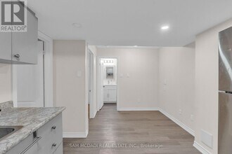 266 Cedric Terrace in Milton, ON - Building Photo - Building Photo