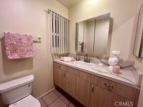 22855 Vanowen St, Unit 4 in Los Angeles, CA - Building Photo - Building Photo