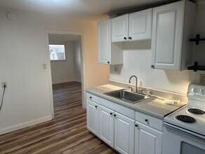 404 Riverview Dr in Asheville, NC - Building Photo - Building Photo