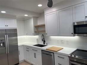 7300 Byron Ave in Miami, FL - Building Photo - Building Photo