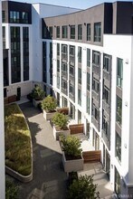 1 Bristol Ct, Unit 211 in San Francisco, CA - Building Photo - Building Photo