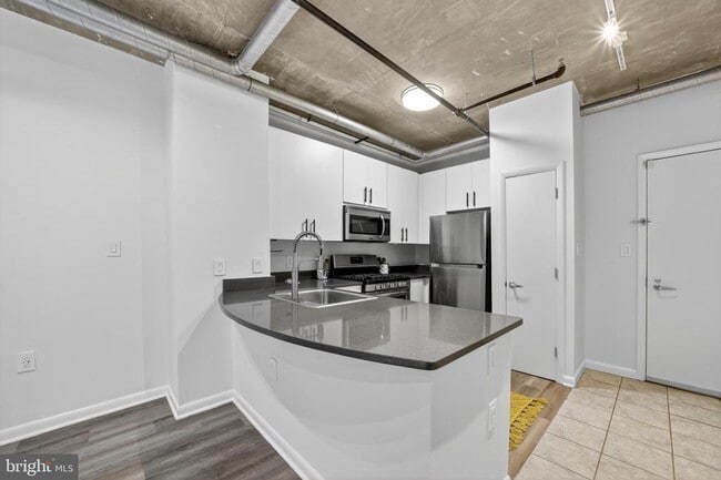 1300 N St NW in Washington, DC - Building Photo - Building Photo