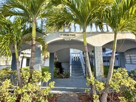5112 Hollywood Blvd in Hollywood, FL - Building Photo