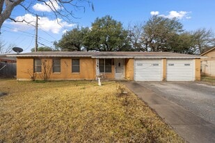 3216 N 15th St in Waco, TX - Building Photo