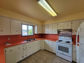 511 W 45th Ave in Kennewick, WA - Building Photo - Building Photo