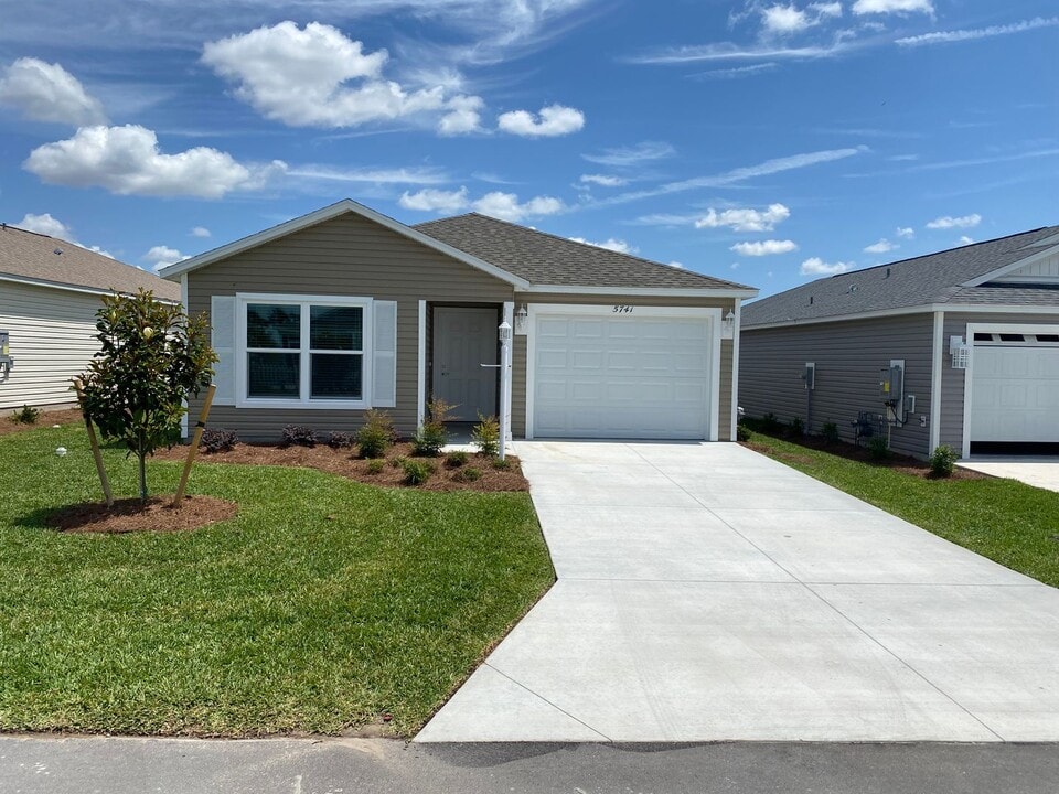 5741 Tinsley Ter in the Villages, FL - Building Photo