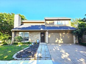 3926 White Oak Ct in Flower Mound, TX - Building Photo