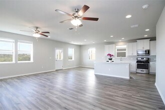 6425 Pine Leaf Trail in Austin, TX - Building Photo - Building Photo