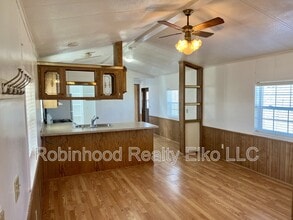 5421 Victory Blvd in Elko, NV - Building Photo - Building Photo