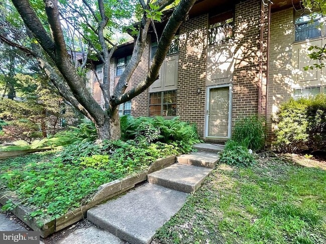 property at 2004 Headlands Cir