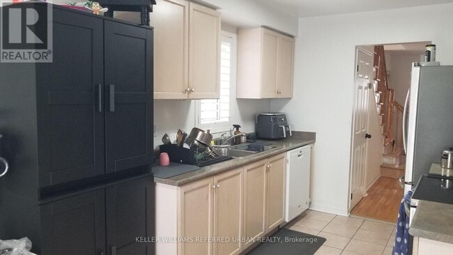 property at 40 Ingold Ln