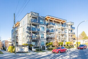 the 222 in Maple Ridge, BC - Building Photo