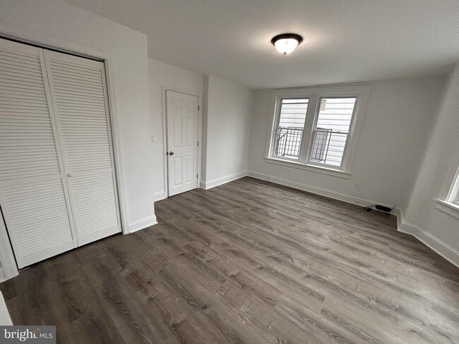 1067 S Clinton Ave in Trenton, NJ - Building Photo - Building Photo