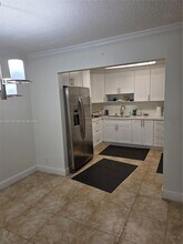 1811 Jefferson St, Unit 501 in Hollywood, FL - Foto de edificio - Building Photo