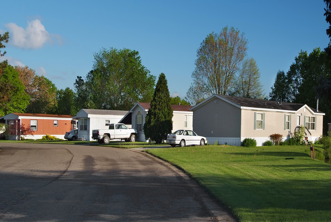 Homestead Manor in Garrettsville, OH - Building Photo - Building Photo