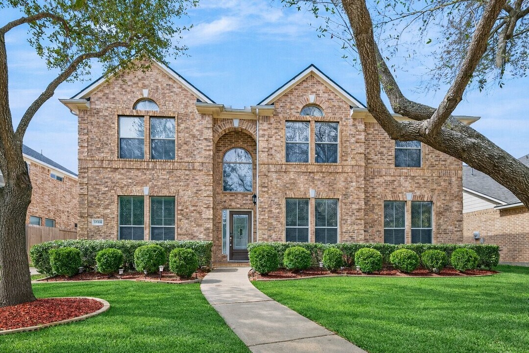 13310 Larkhill Gardens Ln in Sugar Land, TX - Building Photo