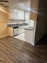 17938 Burbank Blvd in Los Angeles, CA - Building Photo