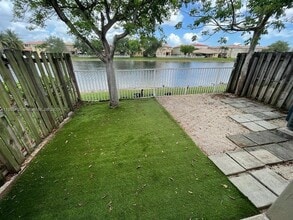 10983 NW 79th St in Miami, FL - Building Photo - Building Photo