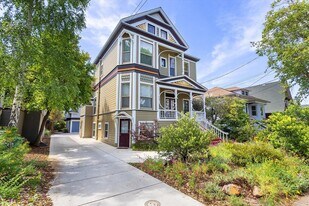 1527 Verdi St in Alameda, CA - Building Photo