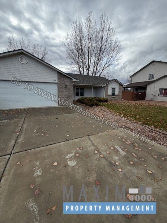 210 W Sunset Dr in Fruita, CO - Building Photo