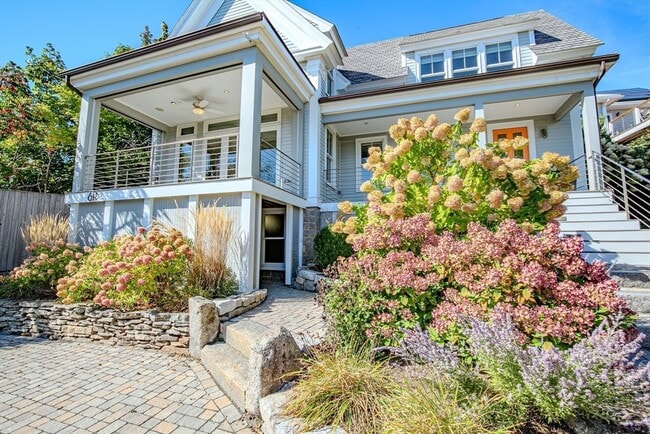 6R Breakwater Ave in Rockport, MA - Building Photo - Building Photo
