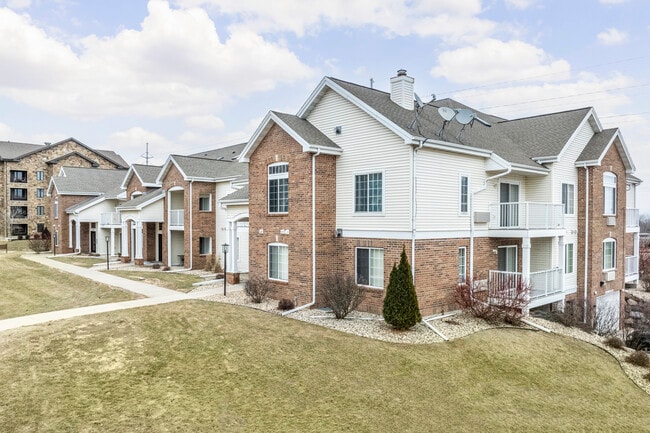 Boulder Creek in Middleton, WI - Building Photo - Building Photo